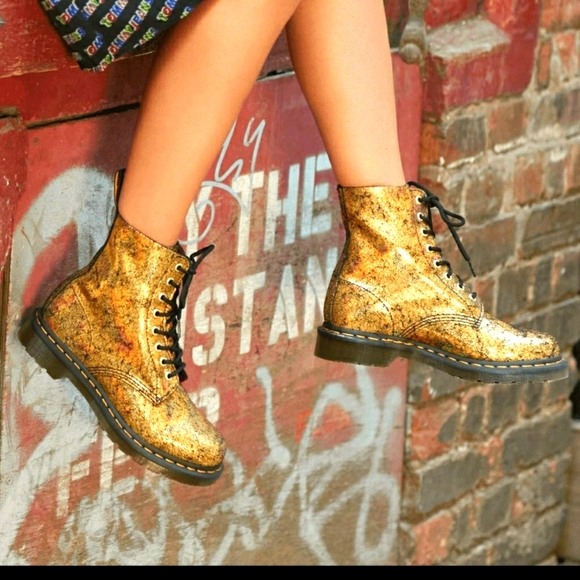 Dr. Martens Pascal Metalic Gold Crackl… - Picture 8 of 8